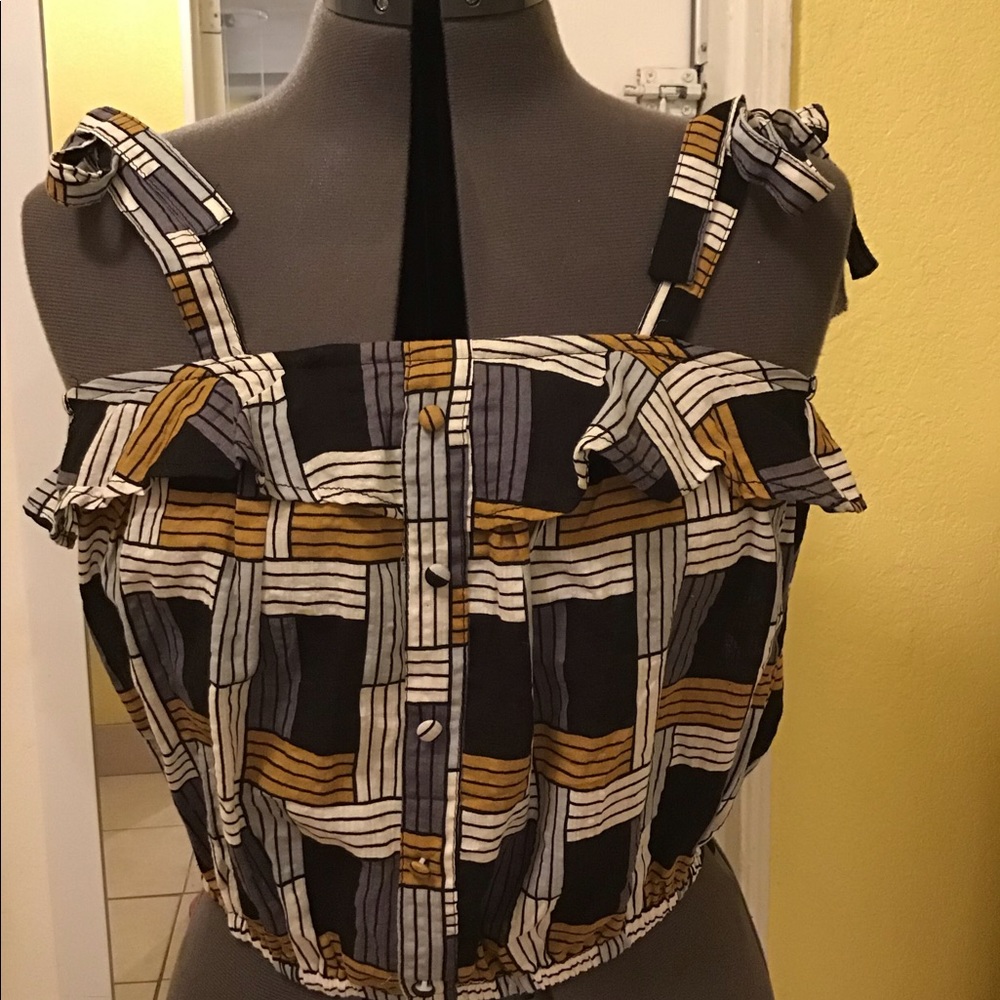 Camisole short elastic bottom great accessory/vest